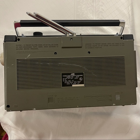 VINTAGE JVC ALC/Variable Monitor Stereo Radio Cassette Recorder No. 9475 - Picture 9 of 12